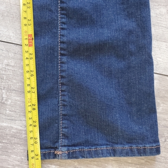 JESSICA SIMPSON Rockin curvy bootcut denim jeans. Size 26 - Picture 9 of 11